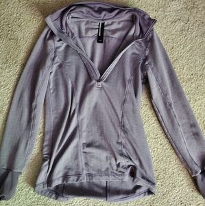 Long sleeve athletic pull over